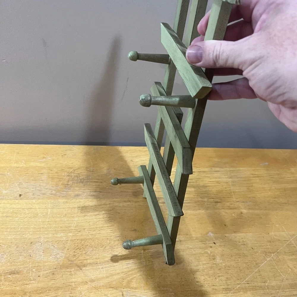 Vtg Sage Green Wood Trellis Wall Rack 4 Peg Lattice Farmhouse Cottagecore 24.5